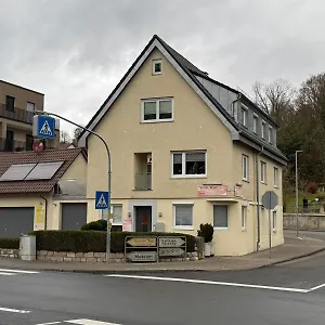 https://pension-wauri-ferienwohnung-schonbuch-zweites-obergeschoss.stuttgart-hotel.com